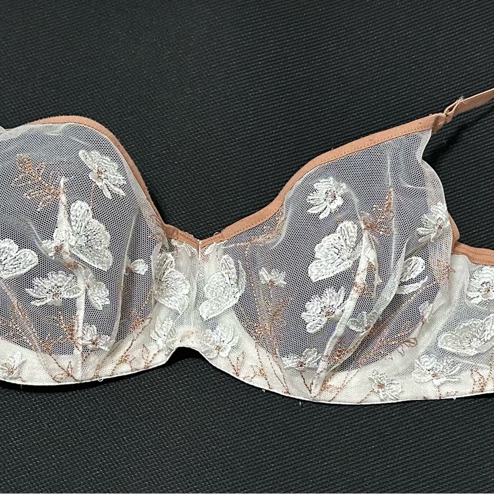 Natori Botanique Unlined Lace Embroidered Underwire Bra - White and Tan